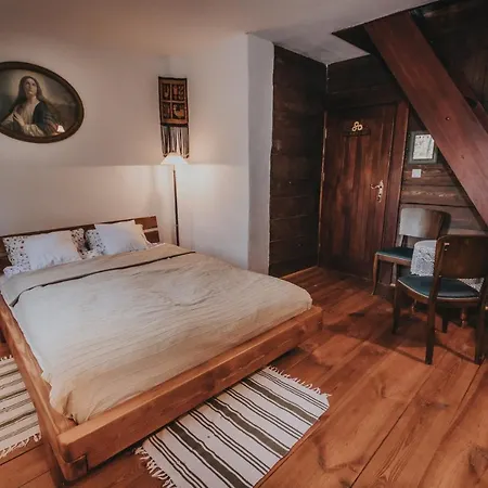 Sady Blotnica בית חווה