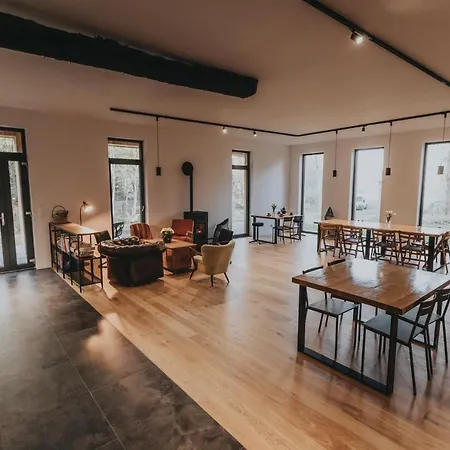 Sady Blotnica בית חווה