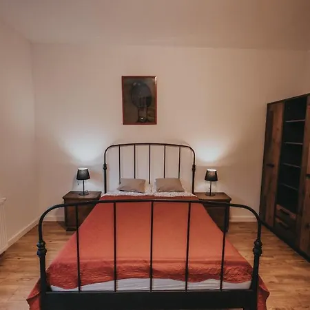 Sady Blotnica Dom Goscinny Farm stay *